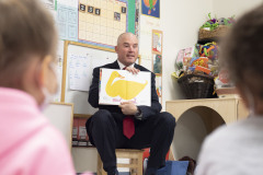 October 4, 2022: Sen. Flynn today visited Luzerne County Head Start’s Beeker Street facility in Wilkes-Barre to read to students.
