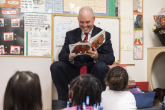 October 4, 2022: Sen. Flynn today visited Luzerne County Head Start’s Beeker Street facility in Wilkes-Barre to read to students.