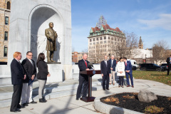 December 16, 2021:  Sen. Flynn hosted Gov. Tom Wolf for a series of events in Scranton today beginning with a news conference in front of the John Mitchell Memorial at the Lackawanna County Courthouse to push for several bills that would promote worker safety, security and compensation.  After a lunch and walking tour of the Electric City, Wolf and Flynn held a news conference at Lackawanna College to announce an RACP grant for the college.