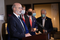 December 16, 2021:  Sen. Flynn hosted Gov. Tom Wolf for a series of events in Scranton today beginning with a news conference in front of the John Mitchell Memorial at the Lackawanna County Courthouse to push for several bills that would promote worker safety, security and compensation.  After a lunch and walking tour of the Electric City, Wolf and Flynn held a news conference at Lackawanna College to announce an RACP grant for the college.