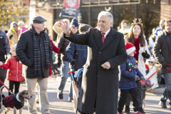 November 19, 2022: Sen. Flynn joined Mayor George C. Brown and Rep. Eddie Day Pashinski today walking in Wilkes-Barre’s annual Christmas Parade.